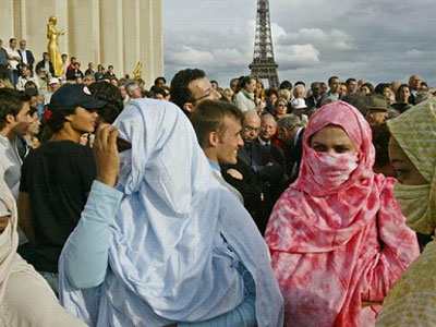 Οι δύσκολες σχέσεις Γαλλίας και μουσουλμάνων
